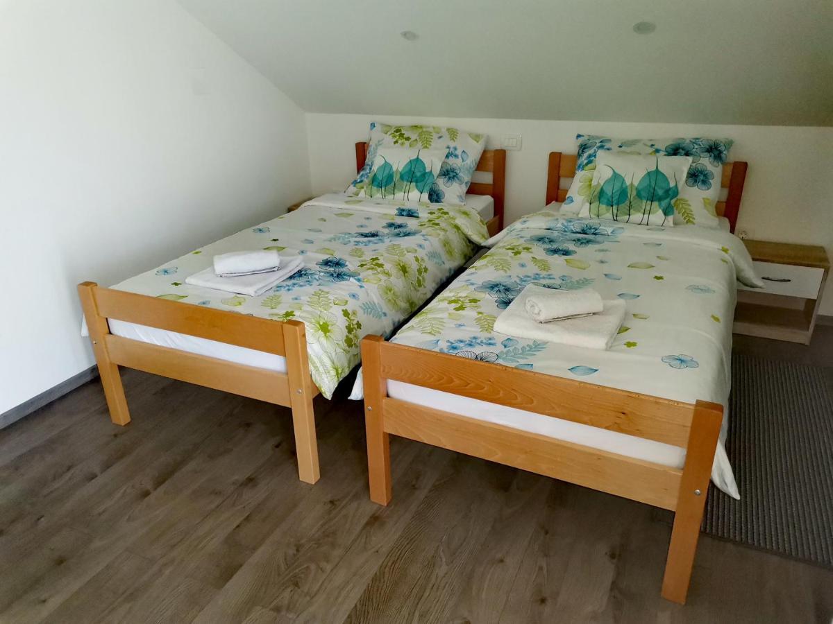 Apartmani "Marina" Otočac Eksteriør bilde