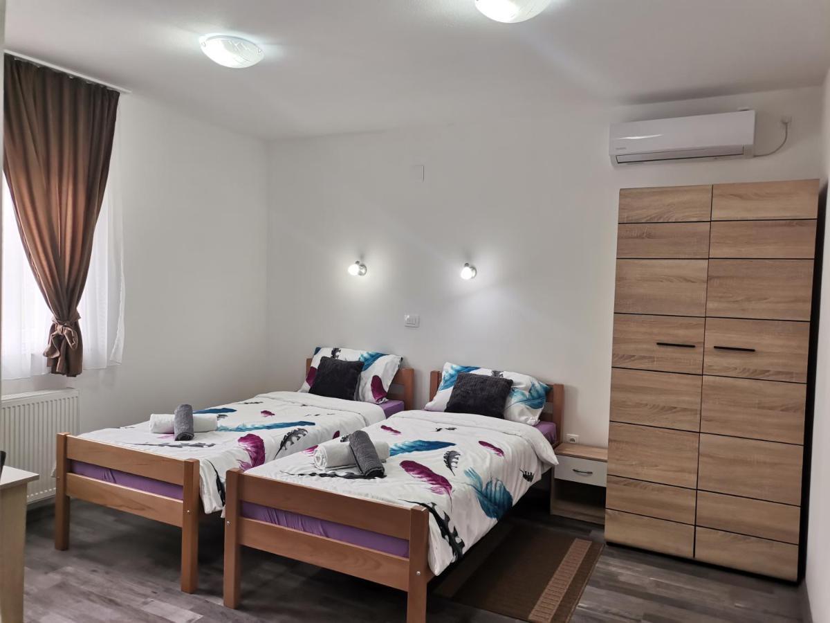 Apartmani "Marina" Otočac Eksteriør bilde