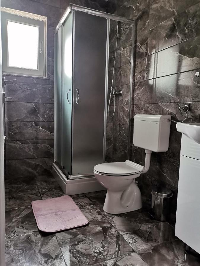 Apartmani "Marina" Otočac Eksteriør bilde